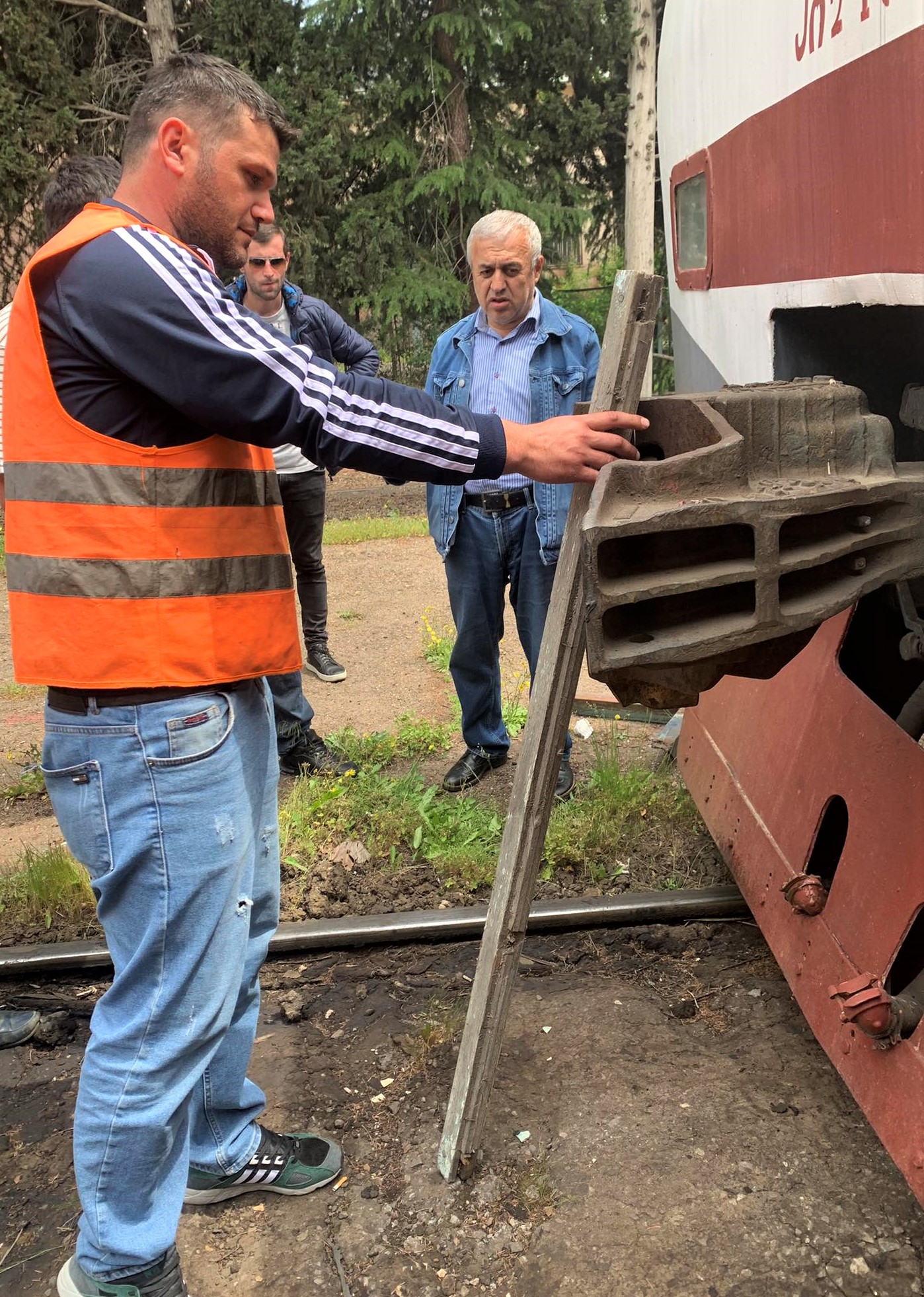 საკვალიფიკაციო გამოცდები ექვს დუალურ პროფესიულ საგანმანათლებლო პროგრამაზე